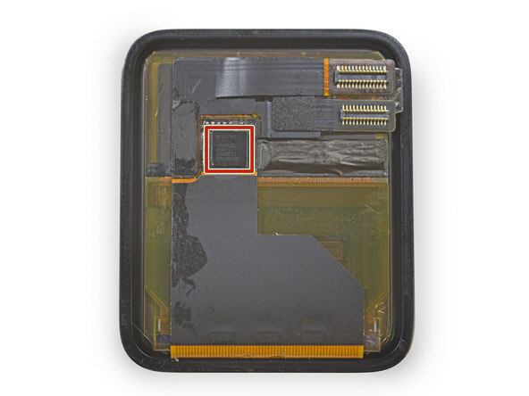 Depois de removido o S1, é possível observar um controlador de tela sensível ao toque modelo AD7166 ARM Cortex M3, como destacado na imagem
