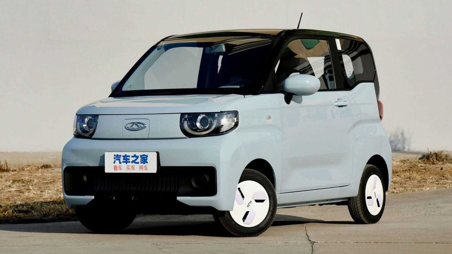 Chery QQ chinês é ultracompacto e acessível com motor de 27cv de potência