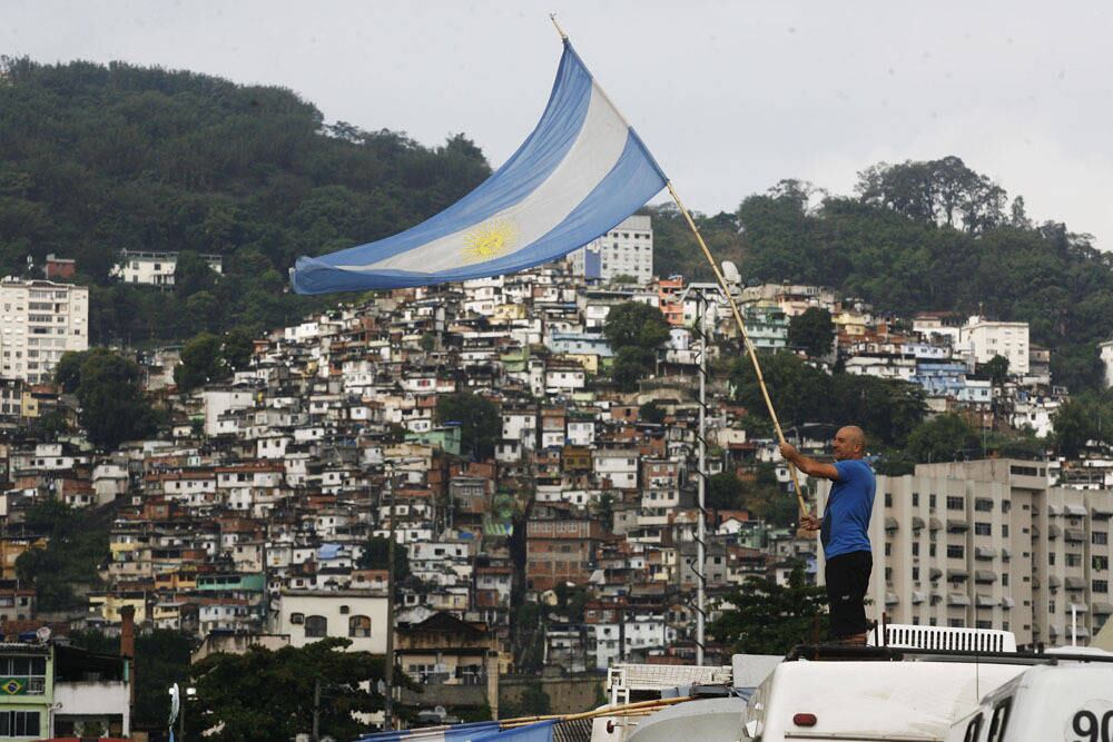 A Argentina tenta o tricampeonato e a Alemanha, o penta. Muitos argentinos vieram ao Rio mesmo sem ingresso, só para estar na cidade da final da Copa