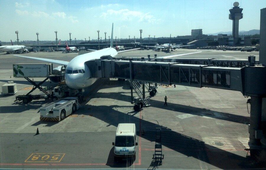 Rotas diretas para Roma e Milão foram suspensas