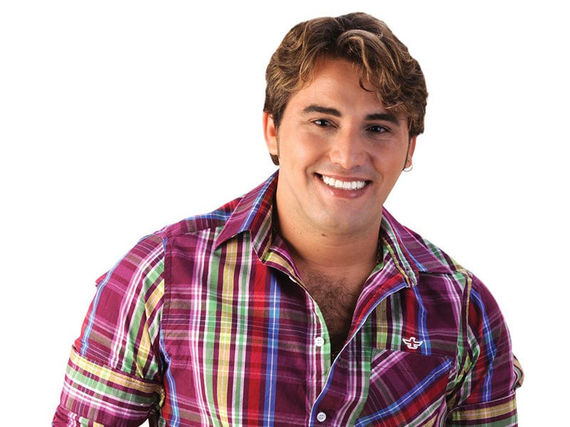 Cantor apresenta um repertório cheio de romantismo