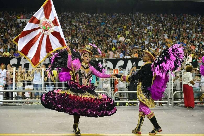 "Nos Palcos da Vida, Uma Vida no Palco... Marília!", foi o enredo. O desfile contou com a presença de vários amigos da atriz, como Ney Latorraca e Arlette Salles