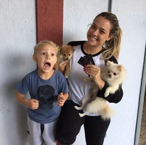 15. Os dois não se desgrudam nem por um momento