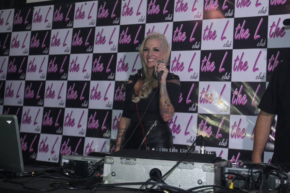 Clara tocou para a multidão