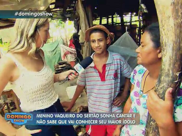 O único meio de transporte da família é uma carroça e o sonho de Vitor é comprar uma moto 


+ Aproveite e confira as matérias do programa Domingo Show

+ Já curtiu a página do Domingo Show no Facebook? É só clicar!

+ Siga o Domingo Show no Twitter e receba todas as notícias do programa


