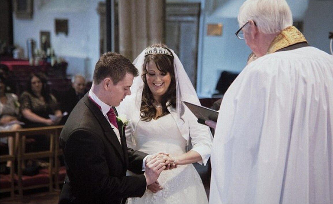 Hoje, Lindsay tem um emprego em tempo integral como uma enfermeira de berçário. Ela se casou com Robert e passou, recentemente, no exame de condução
