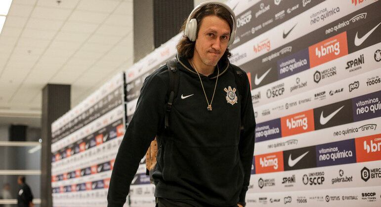 Goleiro Cássio em chegada a Neo Química Arena, para jogo contra o Botafogo