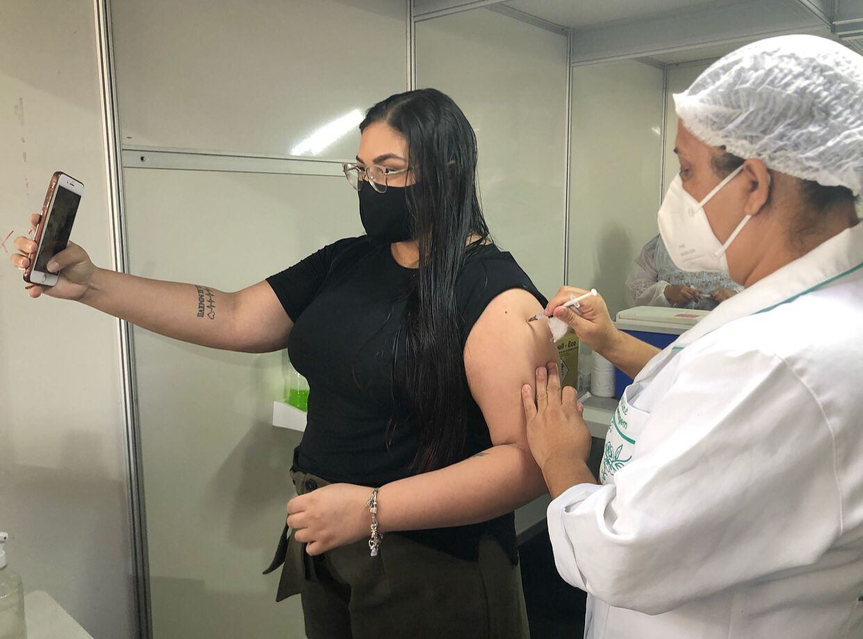 Vacinação contra covid-19 avança no país