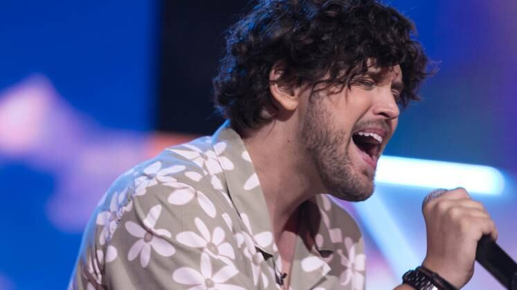 Hugo Branquinho escolheu a música Muito Estranho (Cuida Bem de Mim), sucesso do cantor Dalto, e levantou apenas 67 jurados na primeira apresentação da noite