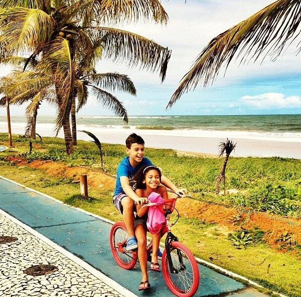 Carla Perez clicou o passeio de bicicleta do filho, Victor, e uma de suas sobrinhas

— Meu filhão e minha sobrinha\0/
