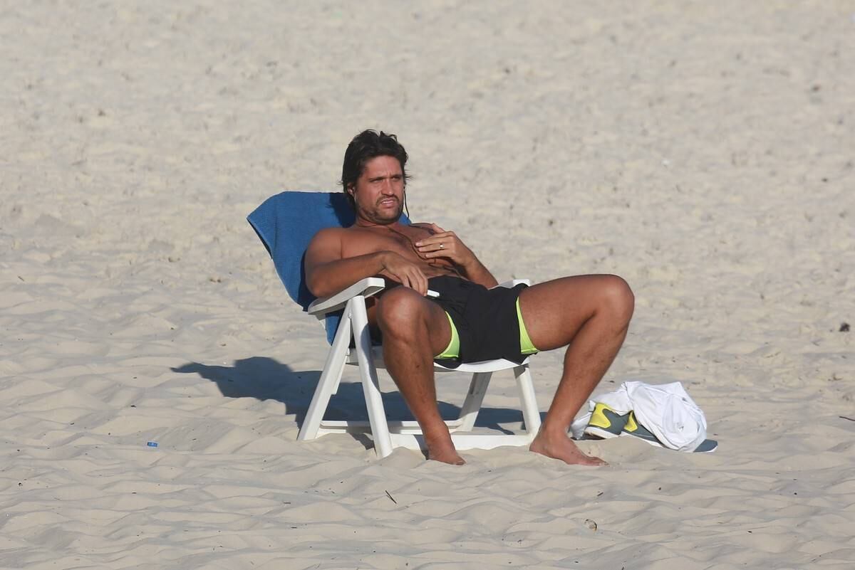 Eles quis bronzear o corpão