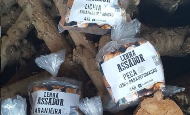 Algumas marcas brasileiras se especializaram em oferecer lenhas frutíferas específicas para defumação. A Toquinhos de Curral, com base no interior de São Paulo, foi uma das pioneiras nesse negócio. Hoje, oferece não apenas lenha de macieira, mas também de outras árvores frutíferas, como nogueira pecã, goiabeira e lichia