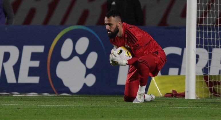 Jandrei defende em jogo contra o Palmeiras