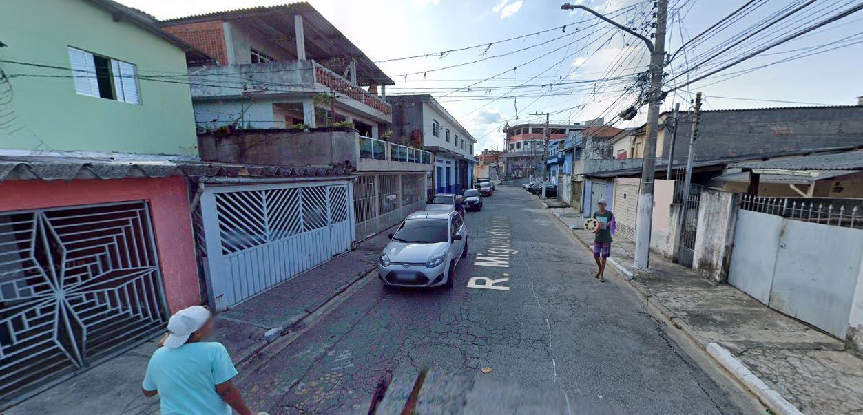 Homem foi encontrado na rua Miguel Lemos, na Cachoerinha,
em um carro HB20 branco