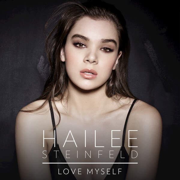 Hailee Steinfeld
A atriz já é conhecida por filmes como Bravura Indômita, pelo qual foi indicada ao Oscar de Melhor Atriz Coadjuvante, e A Escolha Perfeita 2, além de fazer parte do grupo de amigas famosas de Taylor Swift e ter participado do premiado clipe de Bad Blood. Em 2015, ela decidiu investir de vez na carreira de cantora e lançou seu primeiro EP, o Haiz, que conta com músicas muito boas como Love Myself. Para 2016, ela prepara seu primeiro CD e promete vir com tudo, uma vez que já tem uma grande base de fãs