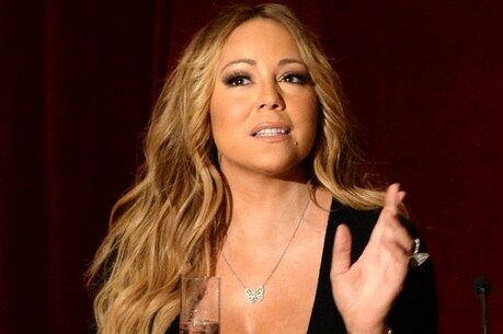 Mariah Carey estaria com algum problema na garganta?
