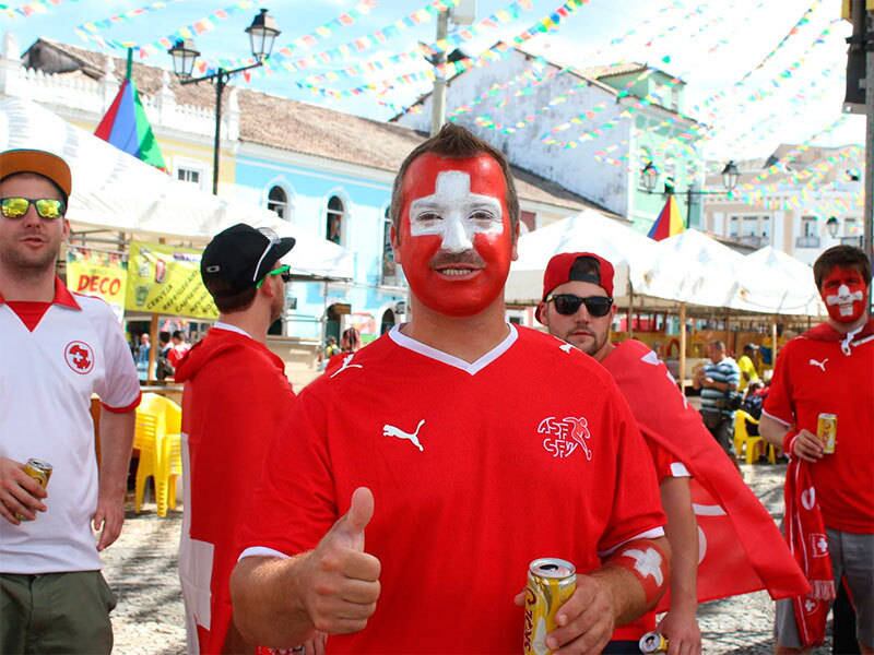 Os estrangeiros foram embora com um gostinho de quero mais. Uma pesquisa sobre satisfação dos turistas, brasileiros e estrangeiros com a Copa do Mundo em Salvador mostrou que, das 2.077 pessoas consultadas, 94% informaram que voltariam à cidade, devido à experiência positiva que tiveram 