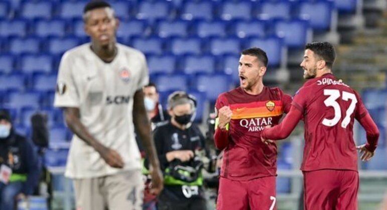 No centro, Lorenzo Pellegrini, o autor do primeiro dos três gols da Roma