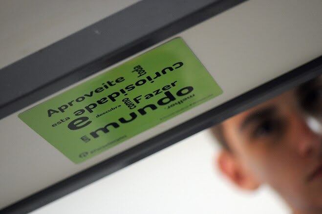 Ficou curioso com a mensagem? Use essa mesma curiosidade para achar maneiras de ajudar o meio ambiente!