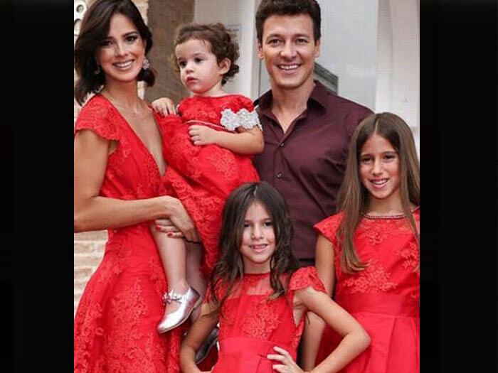 Pensando em porta-retrato, os looks combinados deixam a imagem mais harmônica. Será que é por isso que a família Faro faz questão da produção? 


+ Assista à chamada do programa!

+ Rodrigo Faro recebe, ao vivo, homenagem com surpresas no palco do Domingo Show

+ Após conquistar o Brasil com sua história, MC Bolinha ganha casa nova no Domingo Show

