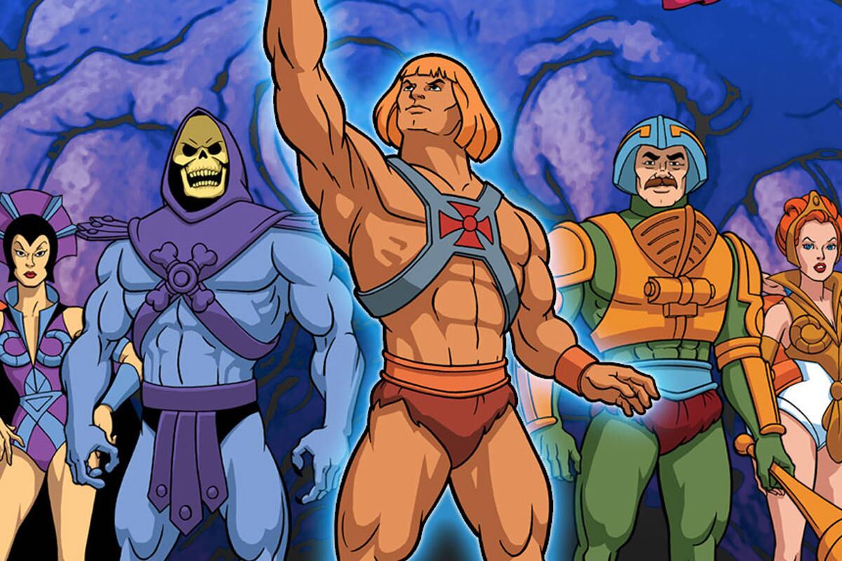 He-Man


Favorito entre os meninos,
He-Man marcou a infância dos garotos da década de 1980. O personagem vive no
planeta Etérnia, um mundo aparentemente medieval. Sua maior preocupação era
derrotar o vilão Esqueleto que tenta a todo custo dominar o castelo de Grayskull, e assim ter todo o controle do universo. No
Brasil, os personagens viraram brinquedos nas mãos de grandes fabricantes.
 A molecada disputava para ver quem brincava mais com um e outro
personagem. O desenho era exibido no Xou da Xuxa, na TV Globo