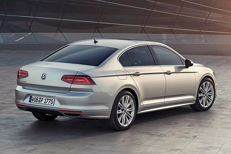 A traseira também não traz mudanças bruscas. As lanternas com recorte transversal a partir da tampa do porta-malas lembram o desenho das usadas no Golf

Saiba tudo sobre carros! Acesse R7.com/carros
