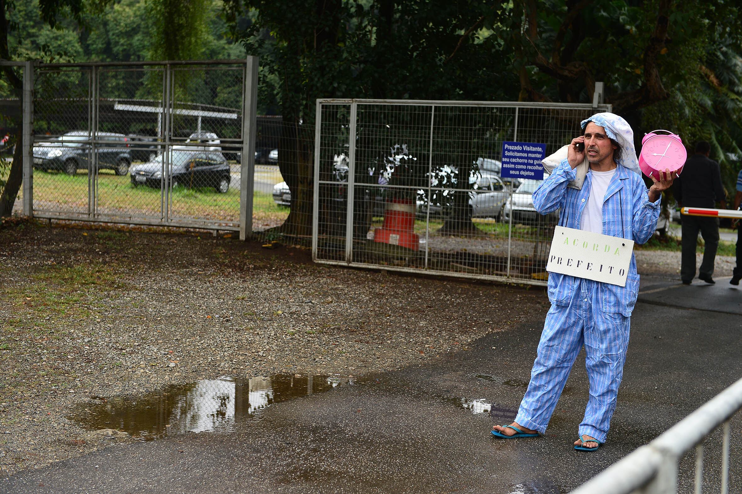 Para quem deseja fugir do concreto dos prédios e da fumaça dos carros, os parques mais próximos — Trianon e Buenos Aires — ficam a quase 2 km de distância do local
