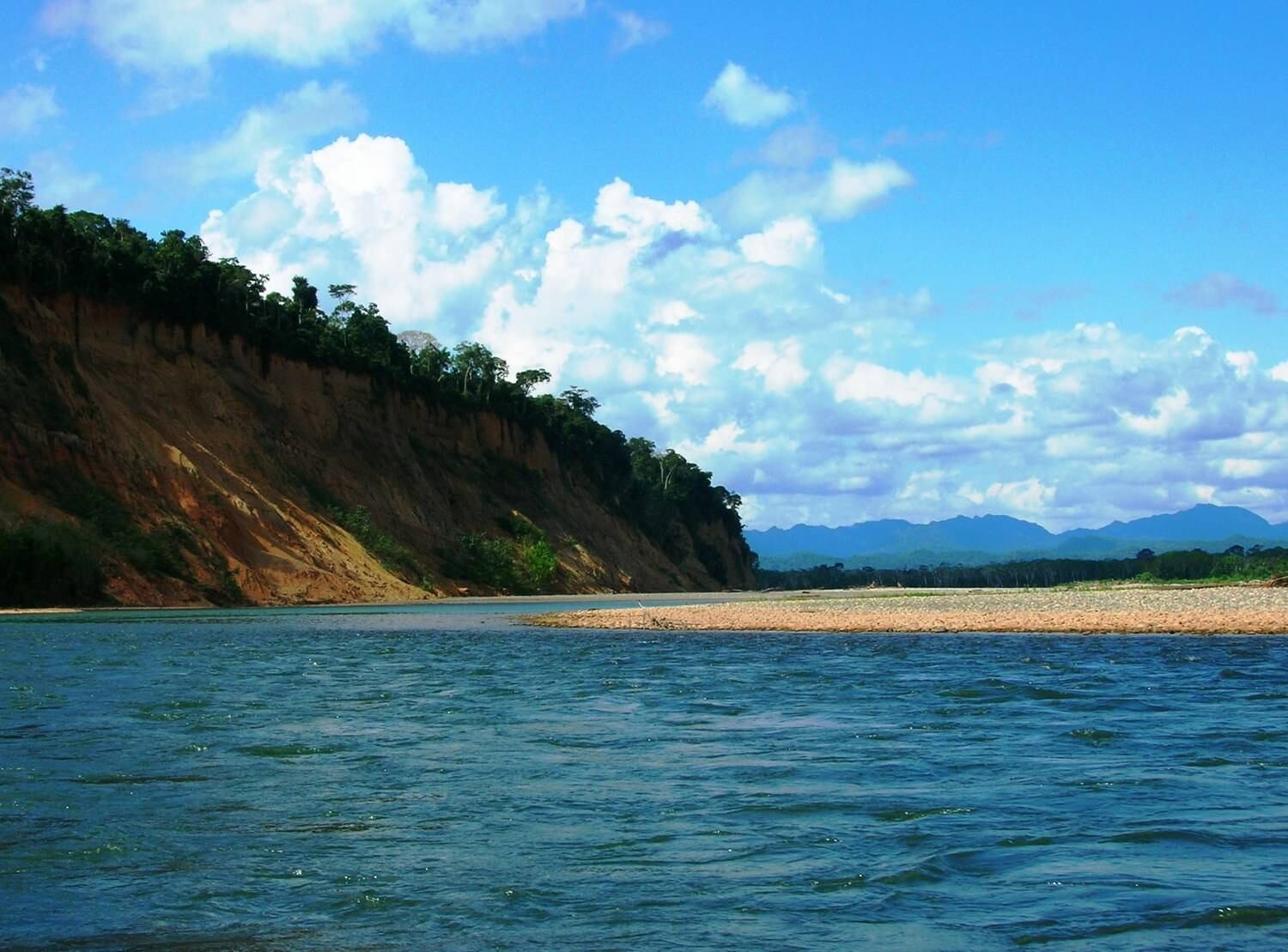 O Parque Nacional Madidi fica na Bolívia e é uma das maiores áreas protegidas do mundo. O motivo disso é que ali se encontra a fauna mais venenosa e agressiva do mundo. O contato com um grande número de plantas que crescem neste parque pode causar ferimentos graves ou envenenamento