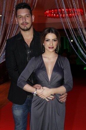 João Vicente relembrou uma crise de ciúmes que Cleo Pires teve quando eles eram casados. O ator contou que a então namorada na época tirou satisfações com uma francesa que trocou olhares com ele quando estavam em Paris. "Ela passou por mim e piscou. A Cleo agarrou ela. Ela pulou e eu agarrei ela", contou João no programa Que História é Essa Porchat?. Cleo não é a única celebridade que já agiu impulsivamente por ciúme.

Confira os famosos que assumiram ser ciumentos: 