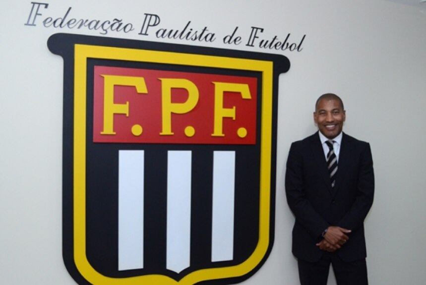 Mauro Silva - Atualmente, o cão de guarda do tetra ocupa o cargo de Vice-Presidente de Integração com Atletas da Federação Paulista de Futebol
(Foto: Reprodução)