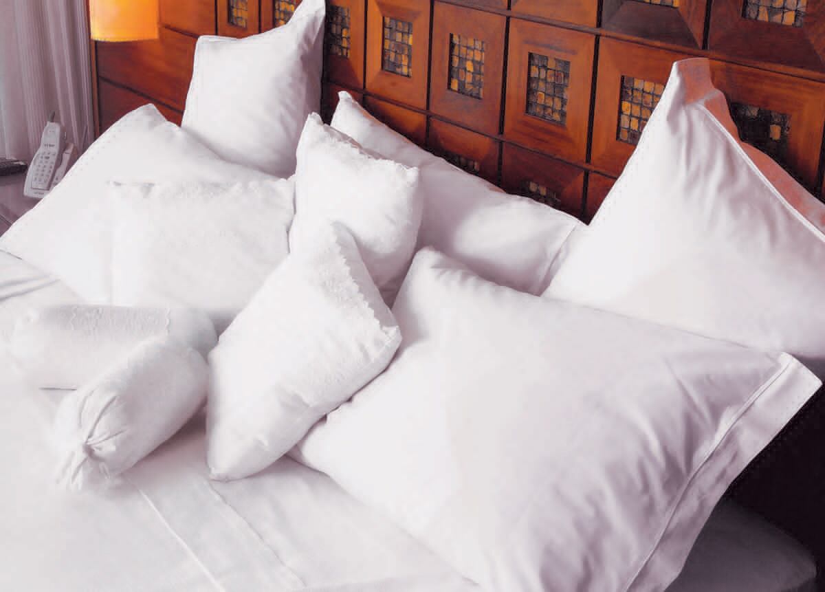 Os hóspedes ainda têm acesso a um cardápio de travesseiros, uma espécie de informativo com os seguintes tipos: antialérgico, antirrefluxo, ortopédico, de pena de ganso e pluma de ganso. O serviço está sujeito à disponibilidade
