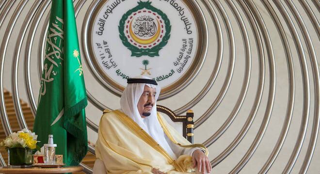 Rei Salman, da Arábia Saudita, está internado