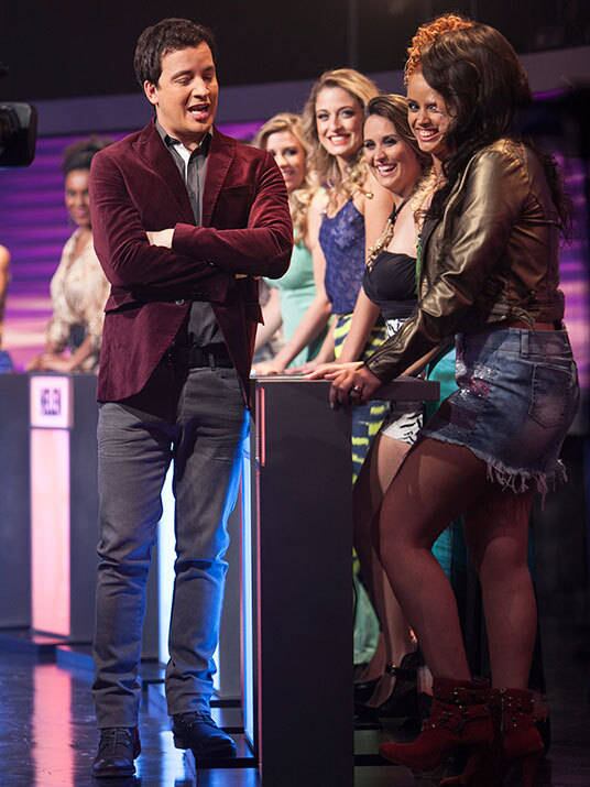 

Nesta sexta-feira (24), as 30 mulheres que participam da
atração poderão conhecer melhor um rapaz que já foi Mister Acre que, com sua
beleza e carisma, divertiu todos do programa

+ Vídeo: Candidato consegue fato inédito no Me Leva Contigo

+ Vídeo: Jovem empresário e modelo se despede do Me Leva Contigo sem acompanhante

+ Rafael Cortez sobre possível affair com participantes: “Espero ela sair do programa”
