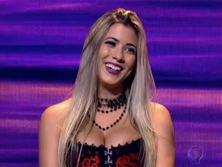 No palco, Diego soltou a lábia e deixou claro que olhou nos olhos de uma das candidatas ao cumprimentar as garotas no início
+ Vídeo: Diego faz número com fogo e vê que não é a melhor forma de conquistar mulheres
+ Siga o Me Leva Contigo no Twitter
+ Curta o Me Leva Contigo no Facebook
