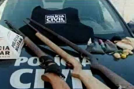 As armas estavam na casa da dupla