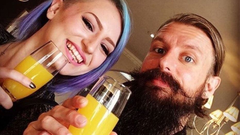 Joe e sua filha Jess, que foi demitida por causa do cabelo