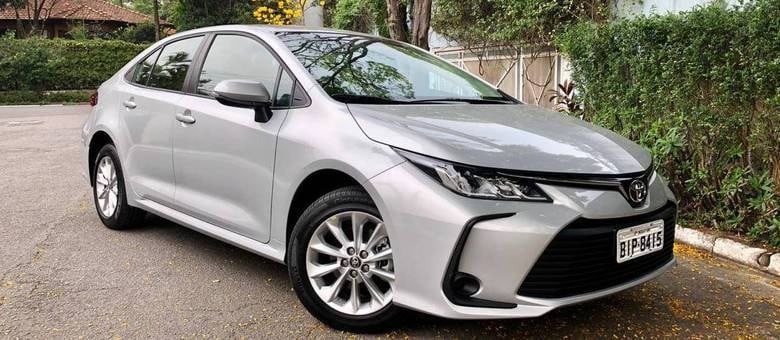Corolla, líder em vendas no segmento dos sedãs médios, leva a Toyota à sexta posição do ranking