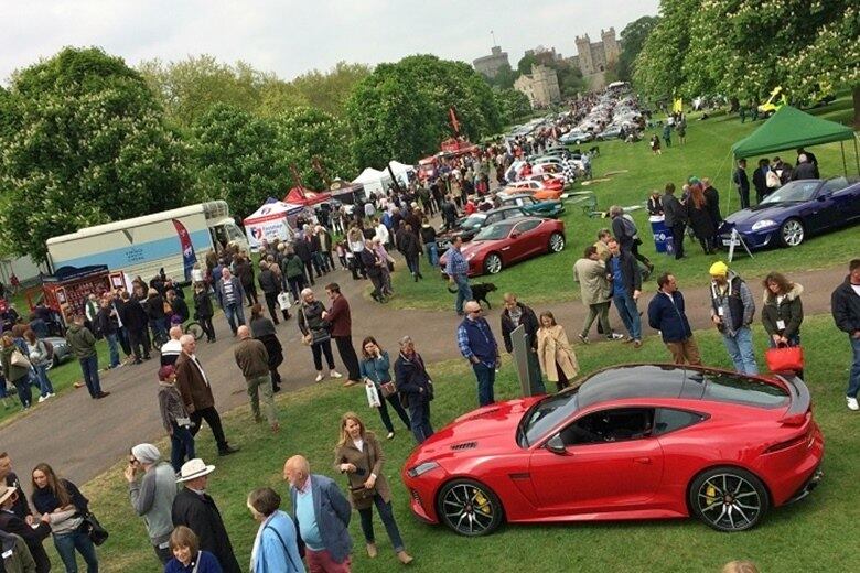 O festival contou com modelos que marcaram o início da marca do felino de luxo, chegando até os carros atuais 