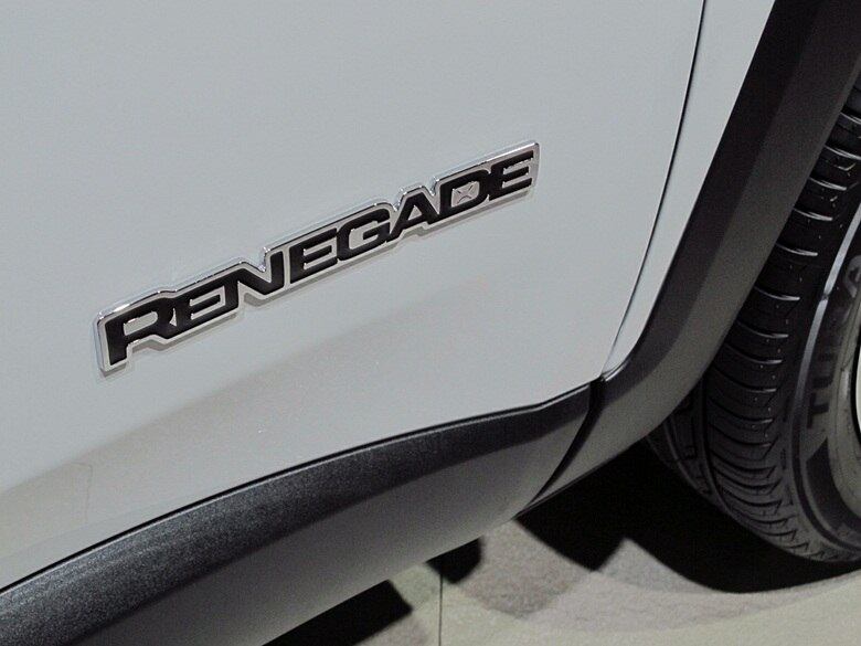 Desenhado nos Estados Unidos e fabricado atualmente na Itália, o Renegade já está à venda na Europa com versões acessíveis e um leque interessante de motores. Lá, tem preços que variam de aproximadamente R$ 58 mil até quase R$ 110 mil. Por aqui, o jipinho também terá um leque de versões amplo, mas os pacotes serão diferentes

Saiba tudo sobre carros! Acesse www.r7.com/carros
