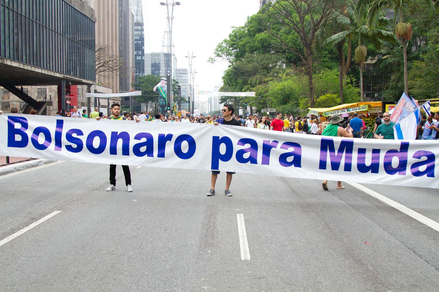 Segundo a Polícia Militar, a concentração na capital paulista começou por volta das 10h30
