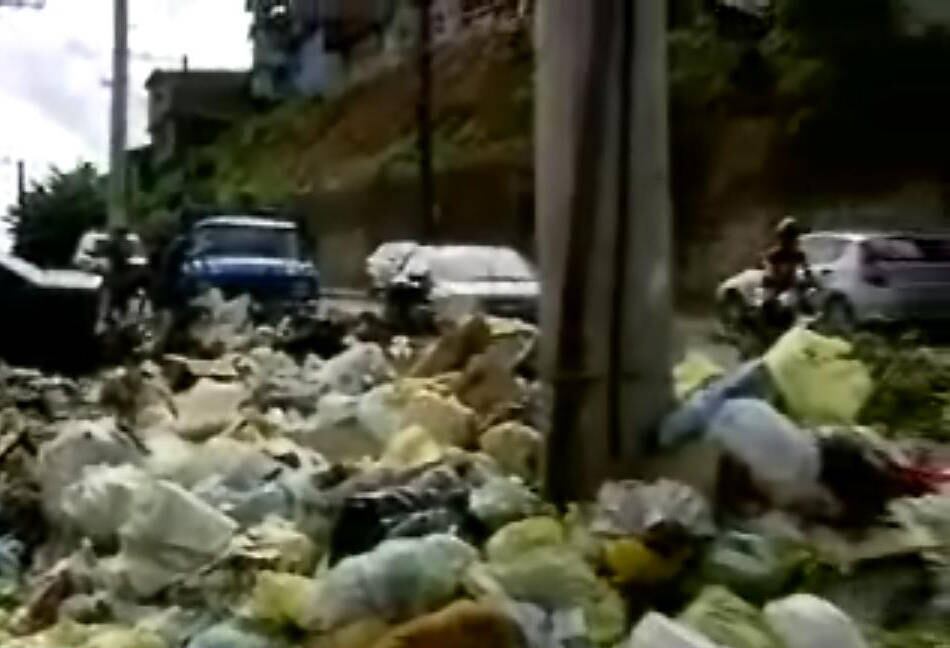 Lixo acumulado é foco de doenças, ratos e baratas