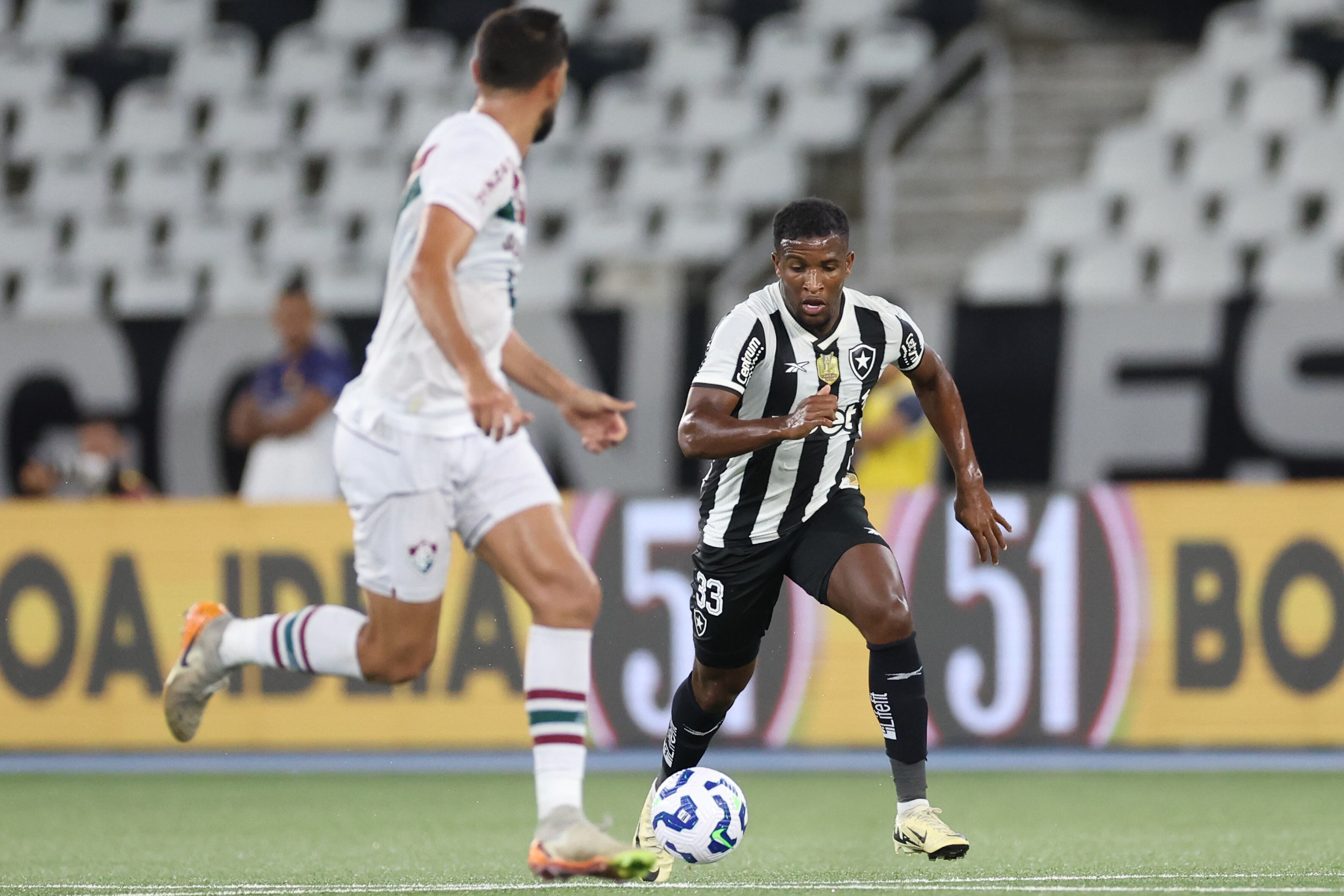 Alvinegro venceu os últimos oito clássicos diante do rival e está invicto há nove jogos contra o Fluminense