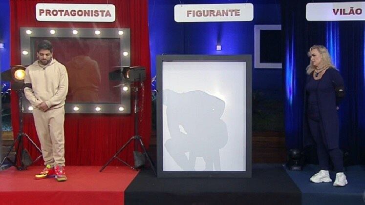 Devolvendo a gentileza aos "amigos", Gyselle optou por Gabriel
como figurante e Ana Paula como vilã. O posto de protagonista foi para Ricardo,
que brincou: "Dias de luta, dias de glória"