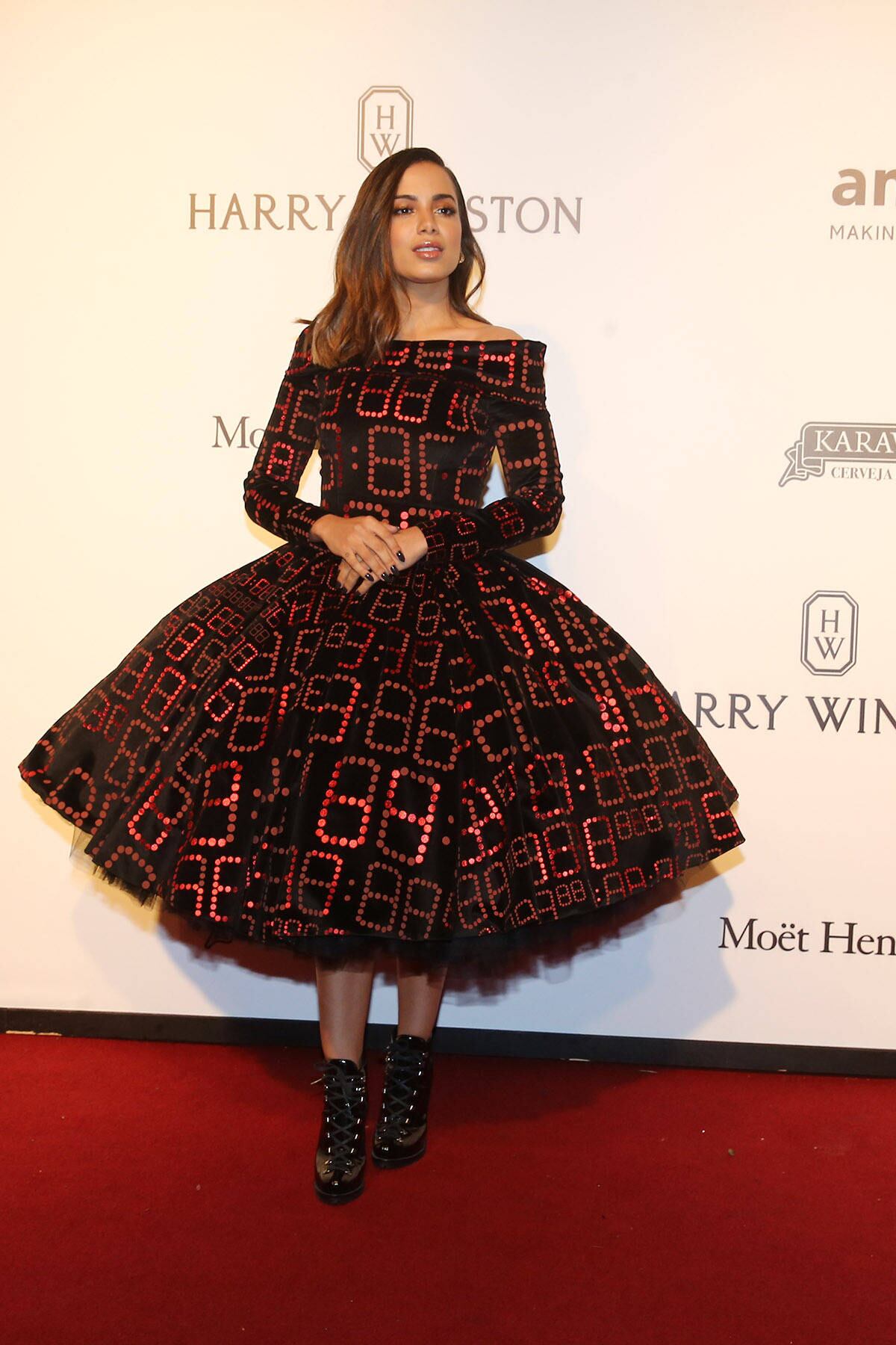 A funkeira fez uma parceria com a cantora australiana Iggy Azalea. A música promete!