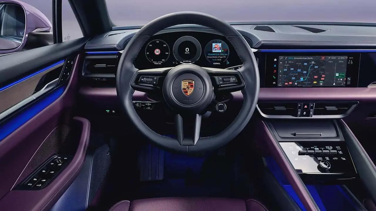 Cockpit com painel digital de 12 polegadas e amplo console central com botões físicos