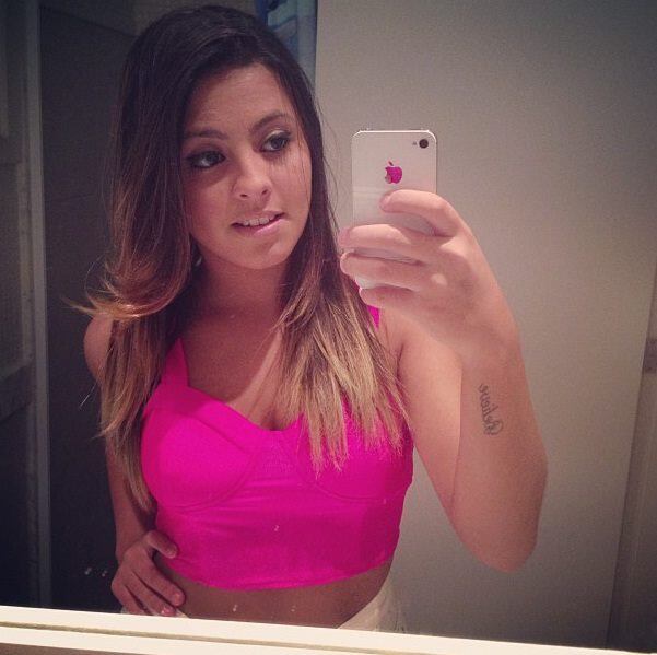 Danielle Favatto faz sucesso com as fotos que posta nas redes sociais. Seu pai? Romário (PSB), senador pelo Rio de Janeiro