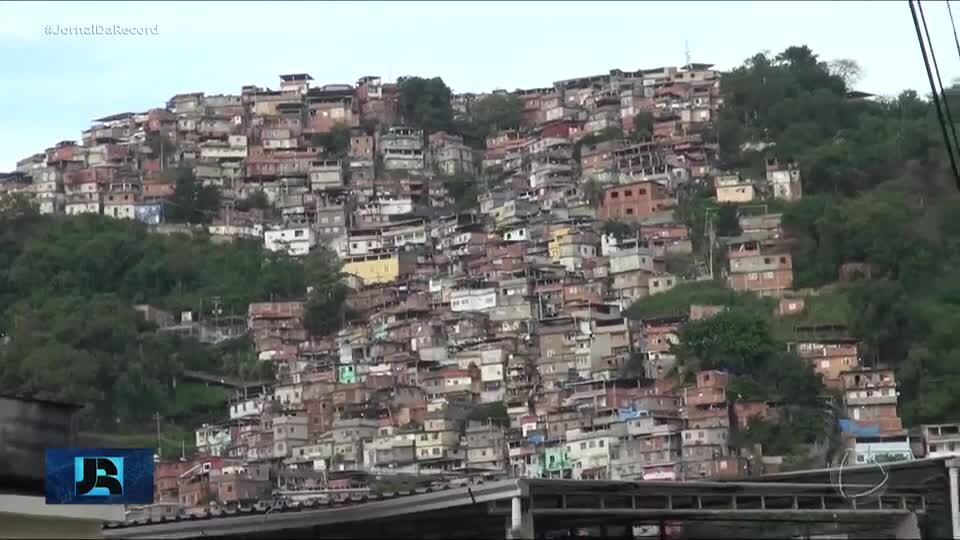 Polícia do RJ encontra 200 toneladas de fios de cobre furtados em galpão de empresa