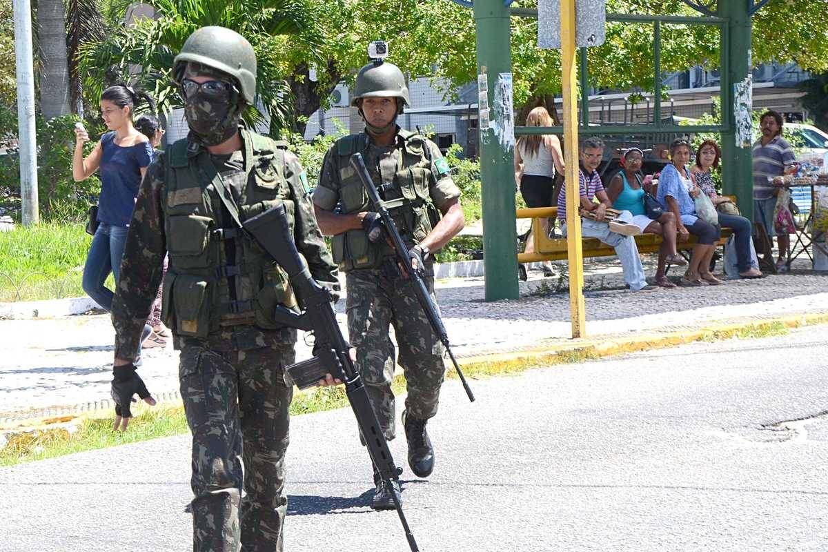 Comandante afirma que não há possibilidade dos militares voltarem ao poder brasileiro