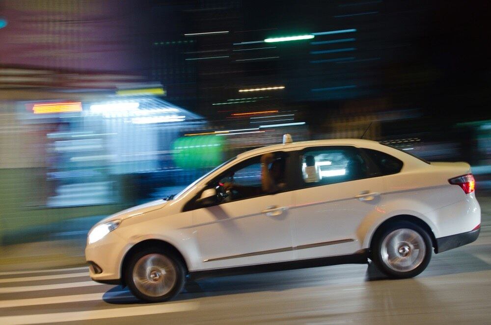 Taxímetro — Esse aplicativo te ajuda a calcular quanto irá gastar em uma corrida de táxi, além de mostrar o tempo médio gasto e o melhor trajeto indicado. Ele serve tanto para taxistas quanto para passageiros e está disponível na Apple Store e no Google Play