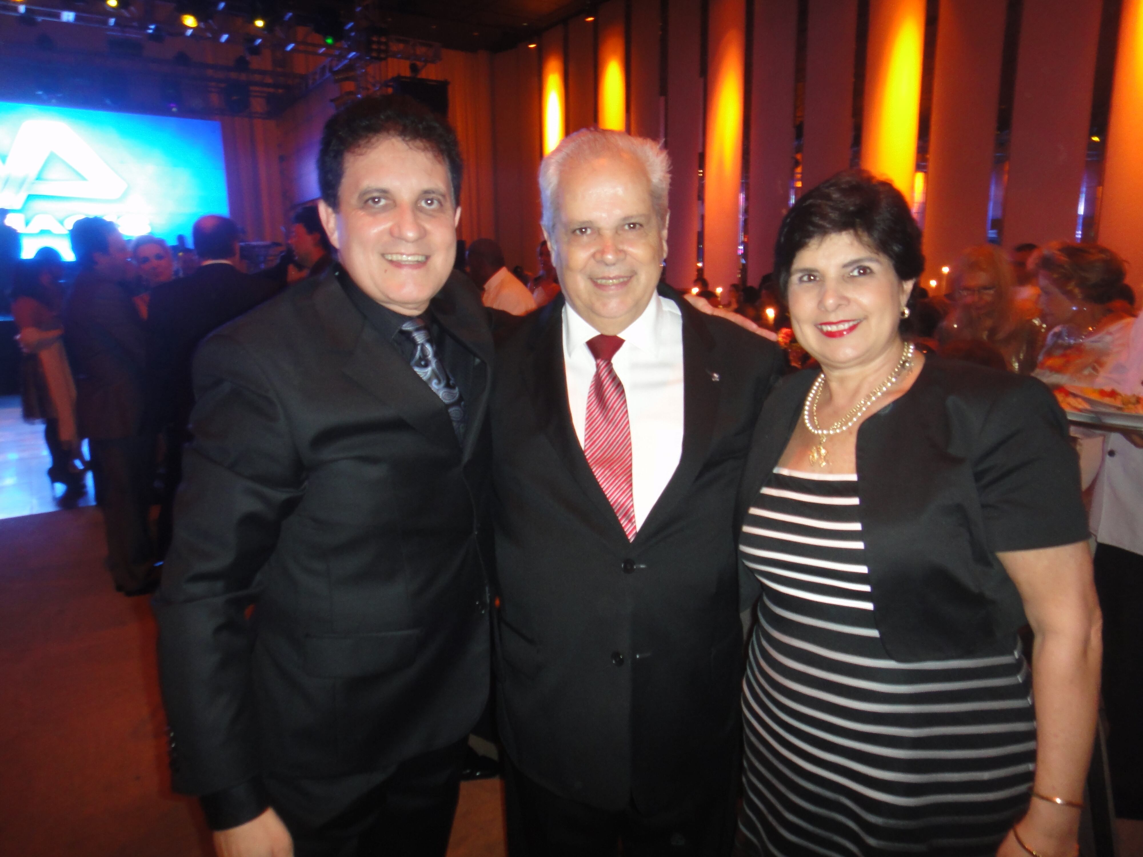 Zacarias
Pagnanelli, Dr. Nelson Calandra, presidente da Associação dos Magistrados
Brasileiros e sua mulher Lucy Calandra